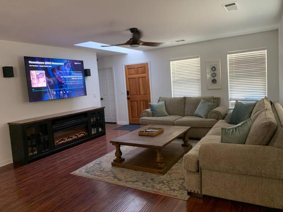 Walnut Grove 2bd 1bath *