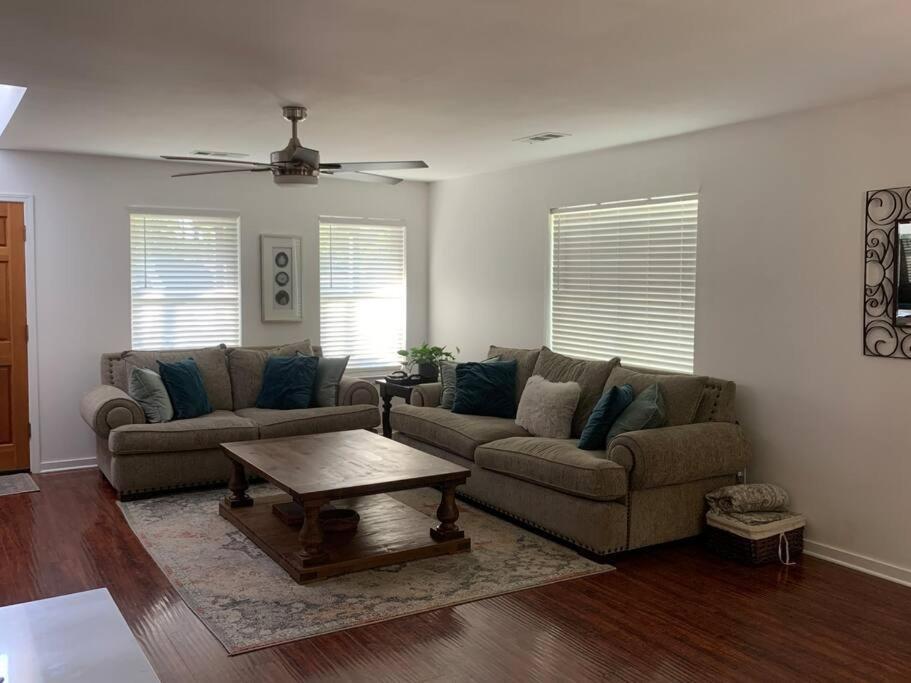 Walnut Grove 2bd 1bath *